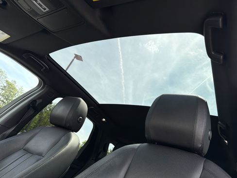 Used 2019 Land Rover Discovery Sport image 40