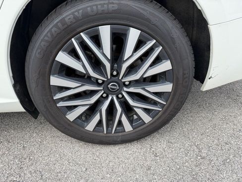 Used 2024 Nissan Altima 2.5 SV FWD image 23