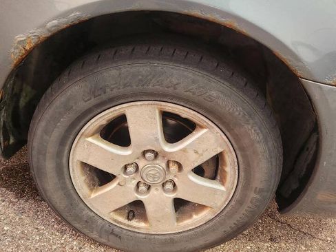 Used 2000 Toyota Avalon XL w/ Option Pkg 3 FWD image 30