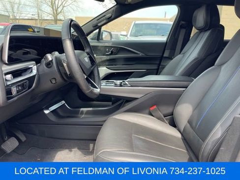 Used 2024 Cadillac Lyriq Luxury image 6