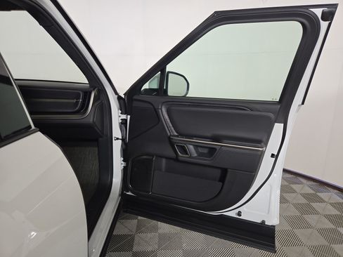 Used 2024 Rivian R1S Adventure AWD/4WD image 18