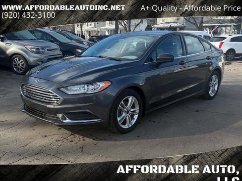 Used 2018 Ford Fusion SE image 1