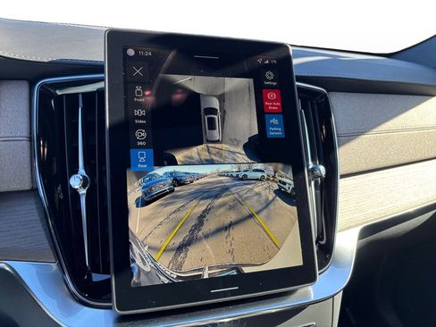 New 2026 Volvo XC90 B6 Plus w/ Protection Package Premier image 15