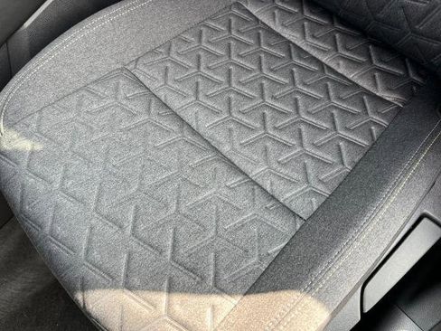 Certified 2025 Nissan Kicks SV image 9