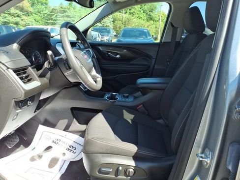 Used 2024 GMC Terrain SLE w/ Driver Convenience Package FWD image 12