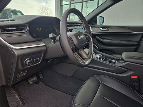 New 2026 Jeep Grand Cherokee Limited w/ Limited Altitude Package AWD/4WD image 36