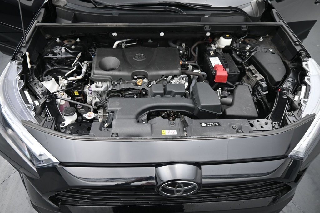 Used 2023 Toyota RAV4 LE AWD/4WD image 19