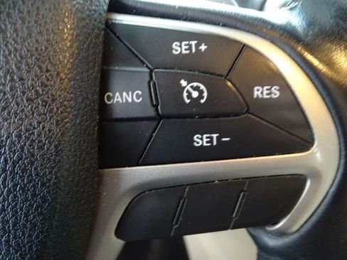 Used 2015 Jeep Grand Cherokee Limited AWD/4WD image 8