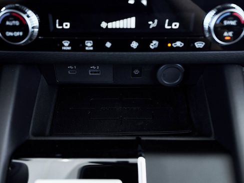 New 2025 Mitsubishi Outlander SE image 46