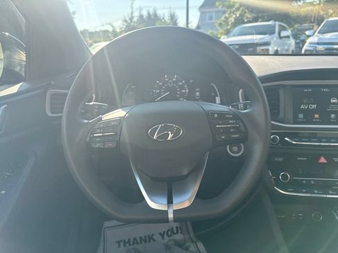 Used 2017 Hyundai Ioniq Blue FWD image 23