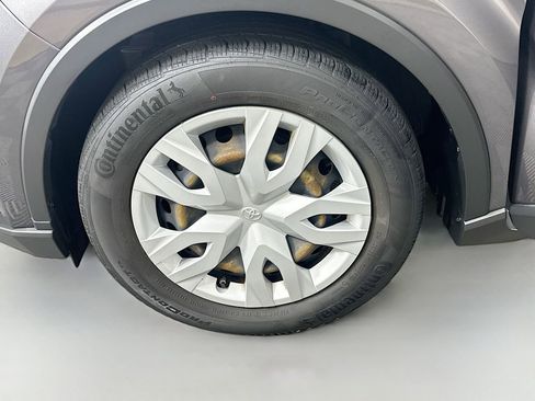 Used 2021 Toyota C-HR LE FWD image 29