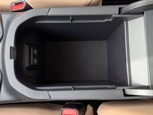 Used 2021 Toyota RAV4 XLE image 22