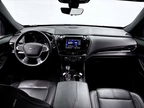 Used 2023 Chevrolet Traverse RS image 9