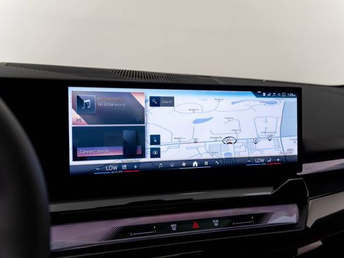 Certified 2025 BMW i5 xDrive40 w/ Premium Package image 24