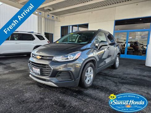Used 2019 Chevrolet Trax LT FWD image 1