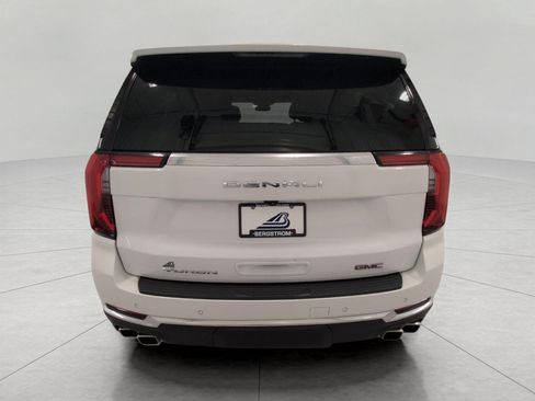 Used 2025 GMC Yukon XL Denali AWD/4WD image 25