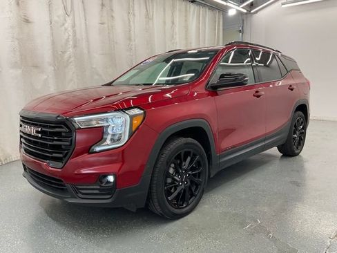 Used 2024 GMC Terrain SLT w/ Elevation Edition AWD/4WD image 4