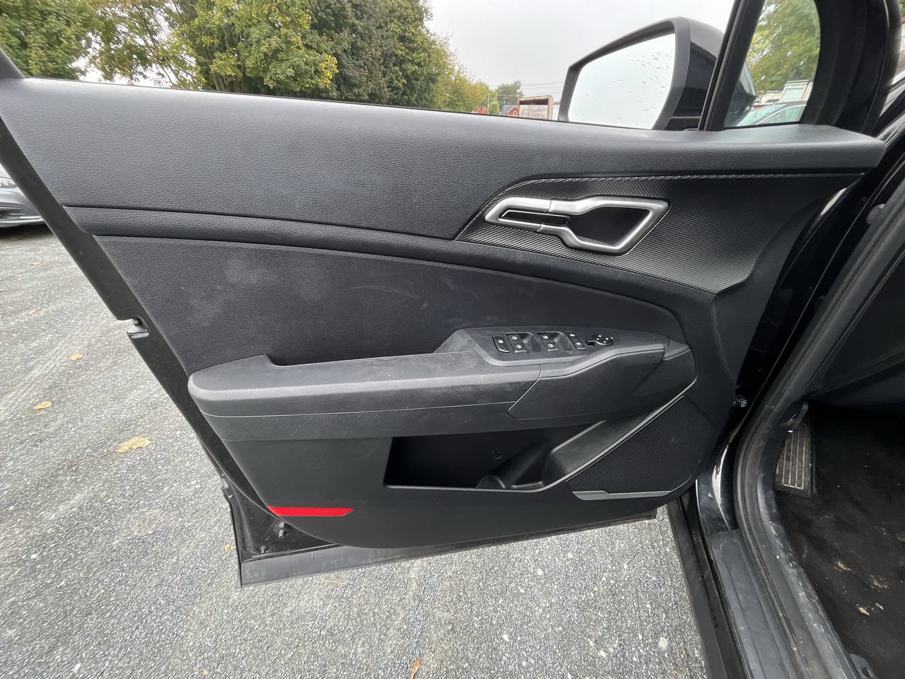 Used 2023 Kia Sportage LX AWD/4WD image 3