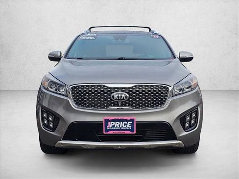 Used 2017 Kia Sorento SX image 8