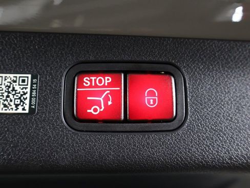 Used 2025 Mercedes-Benz E 450 4MATIC All-Terrain Wagon image 21