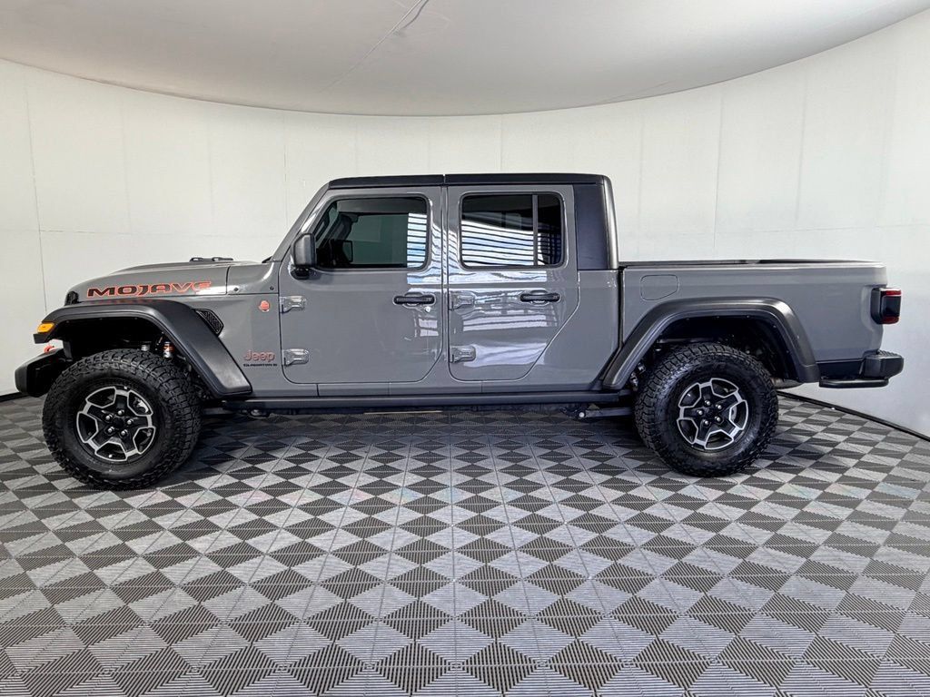 Used 2023 Jeep Gladiator Mojave w/ LED Lighting Group AWD/4WD image 11