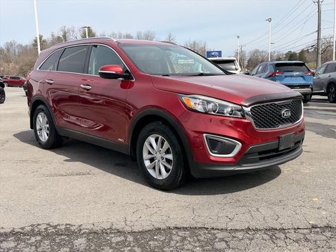 Used 2017 Kia Sorento LX image 12