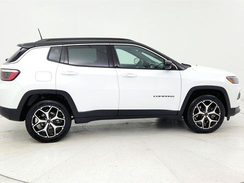 Used 2025 Jeep Compass Limited AWD/4WD image 6