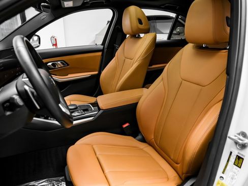 Used 2023 BMW 330i Sedan w/ Premium Package RWD image 31