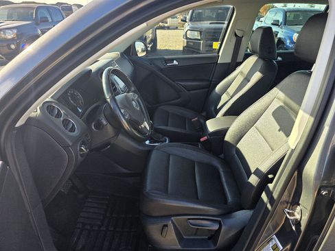 Used 2014 Volkswagen Tiguan SE image 10