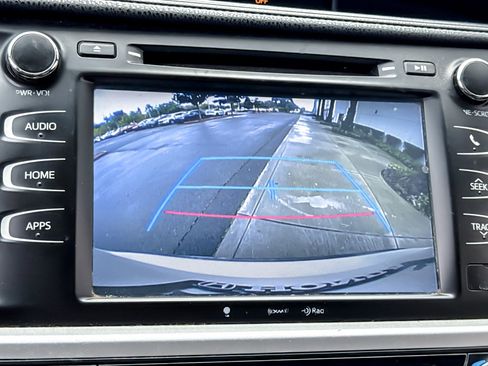 Used 2016 Toyota Highlander XLE AWD/4WD image 24
