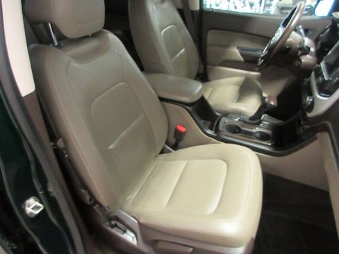 Used 2015 GMC Canyon SLT AWD/4WD image 16