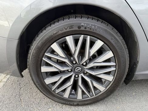 Used 2024 Nissan Altima 2.5 SV image 41