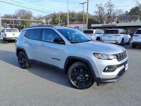 New 2026 Jeep Compass Latitude image 2