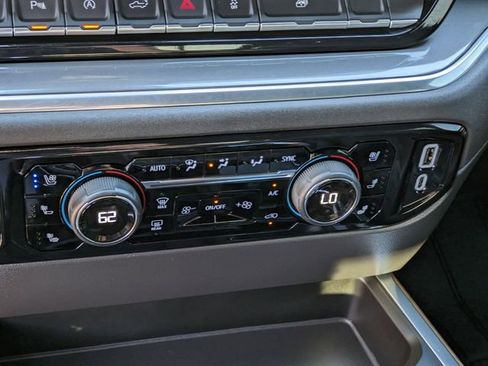 Certified 2025 Chevrolet Silverado 1500 High Country AWD/4WD image 27