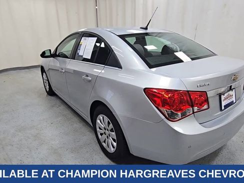 Used 2011 Chevrolet Cruze LT image 10