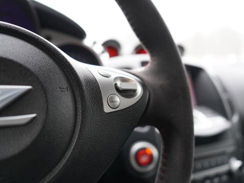 Used 2016 Nissan 370Z Coupe image 28