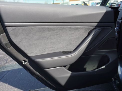 Used 2018 Tesla Model 3 Long Range image 13