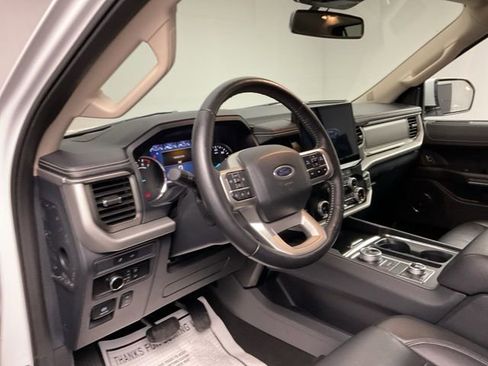 Used 2024 Ford Expedition XLT image 13
