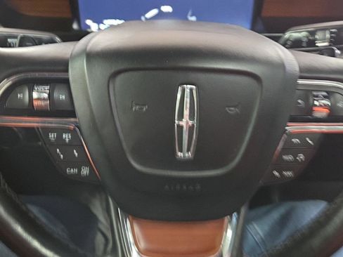 Used 2019 Lincoln Navigator Reserve image 9