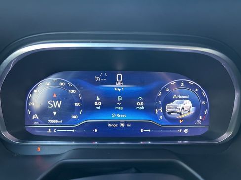 Used 2023 Chevrolet Suburban LT image 24