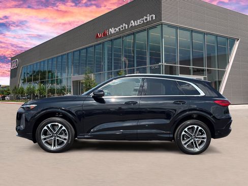 Used 2025 Audi Q5 Premium w/ Premium Plus AWD/4WD image 8