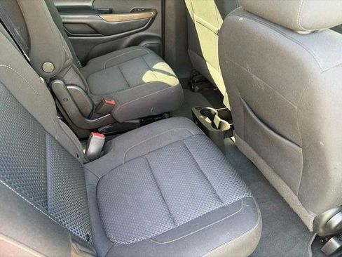 Used 2022 GMC Acadia SLE w/ Driver Convenience Package FWD image 37