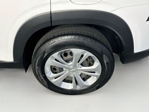 Used 2024 Chevrolet Trax LS FWD image 11