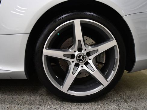 Used 2017 Mercedes-Benz SL 550 image 34