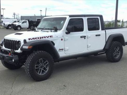 Certified 2024 Jeep Gladiator Mojave w/ Convenience Group image 4