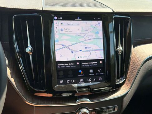 Certified 2023 Volvo XC60 B5 Ultimate AWD/4WD image 21