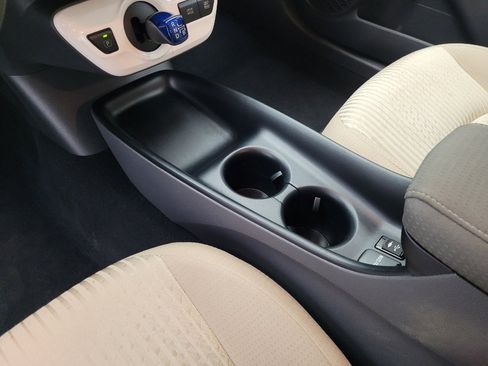 Used 2018 Toyota Prius Two image 26