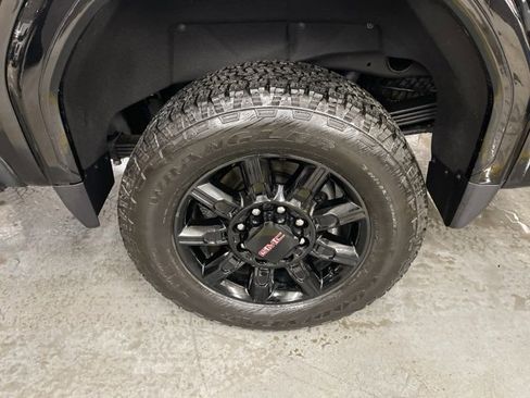 Certified 2024 GMC Sierra 2500 AT4 w/ AT4 Premium Plus Package image 9