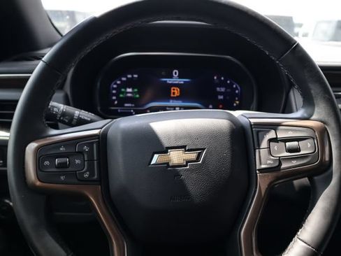Used 2024 Chevrolet Suburban High Country w/ Premium Package 2 RWD image 15