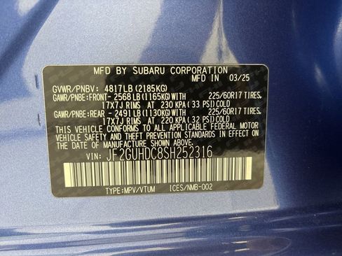 Used 2025 Subaru Crosstrek 2.0i Premium image 10